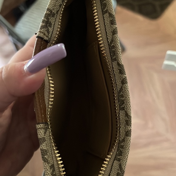 Brand new Michael Kors Belt Bag - Picture 4 of 4